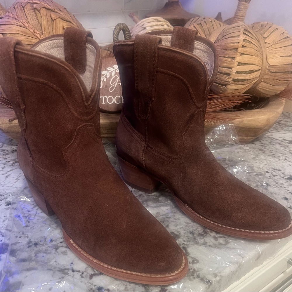 Freebird by Steven boots size 7